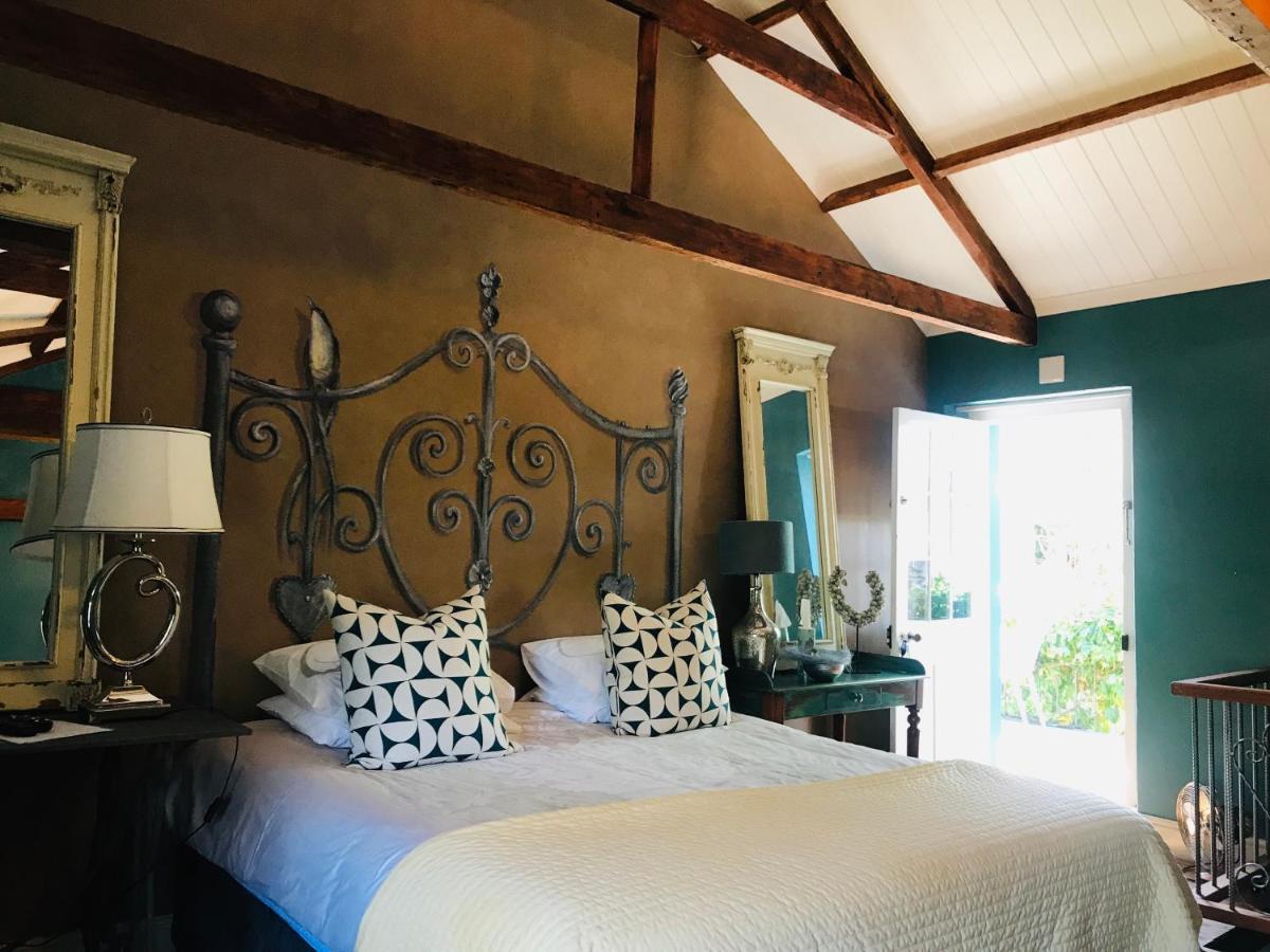 เดอ คัมพานยี เกสต์ เฮาส์ Bed & Breakfast สเวลเลนดาม ภายนอก รูปภาพ